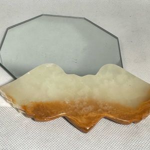 Banded Onyx heart with wings carving